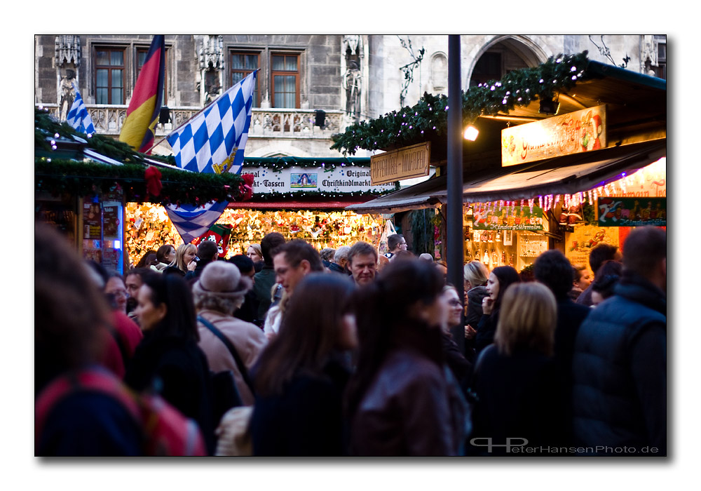 IMAGE: http://www.peterhansenfoto.de/singapore/galleries/Sessions/Nifty%20Fifty/4429Nifty_sm.jpg